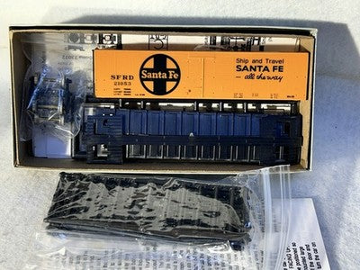 Nice C & BT Shops Santa Fe RR 40’ Reefer Car  Kits HO