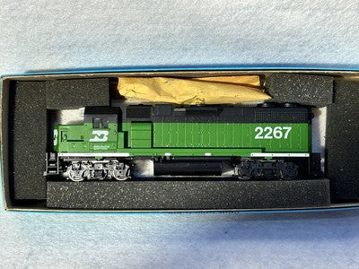 Nice Athearn Burlington Northern RR GP-38-2 Diesel Engine HO