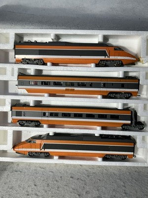 Sleek LIMA  Golden Series HO InterCity Train Set Pwrd. Loco, Dummy, 2 Pass. Cars