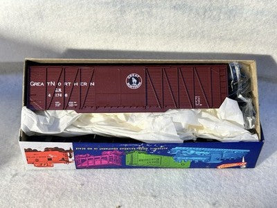 Handsome Roundhouse Great Northern RR 50’ Box Cars HO
