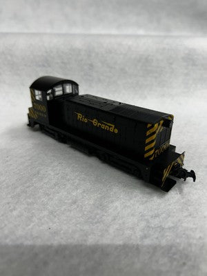 Nice KATO Rio Grande Railroad NW-2 Switcher Loco HO