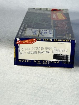 Cool Roundhouse Western Maryland RR 2-Bay Ribbed Side Covered Hopper Cars HO
