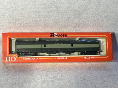 Classic Rivarossi Erie RR E-8 2 engine/6 Car Passenger (Set Pow./Dum.) HO