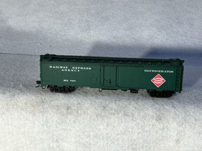 Classic Walthers Railway Express Agency 50’ 2-Car Reefer Set HO (Ex Outer Box)
