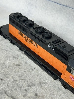 Beautiful KATO Milwaukee Road SD-40-2 Diesel Locomotive HO (Ex Box, Railings)