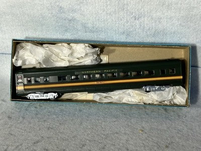 Nice Athearn Northern Pacific RR 5 Car Passenger Set HO
