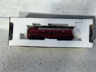 Striking Stewart/KATO Lehigh Valley RR F-7A/B Phase I Set A Pwrd./B Unpwrd. HO