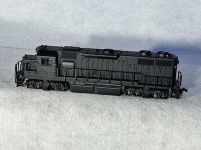 Nice  ATLAS/KATO Undecorated GP-38 Diesel Engine HO