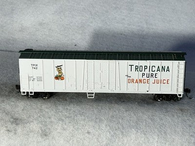 Beautiful Bachman Tropicana 50’ Box Car HO Metal Wheels K-D Couplers (Ex Box)