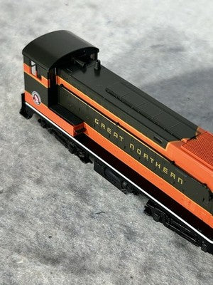 Colorful Atlas Great Northern RR VO-1000 Switcher  Locomotive N Gauge DCC Ready