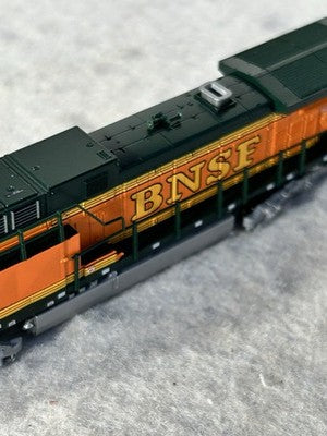 Powerful KATO Burlington Northern Santa Fe RR AC4400CW Diesel Engine N GAUGE
