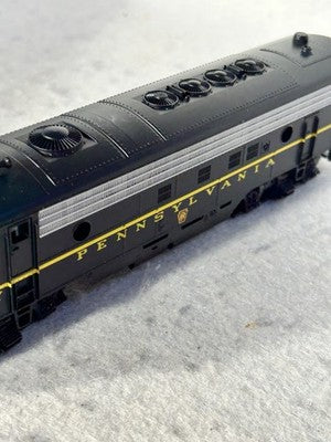 Beautiful Atlas/KATO Pennsylvania RR F- 7A Engine HO