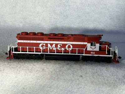 Handsome KATO Gulf Mobile & Ohio SD-40 Diesel Engine With DCC HO