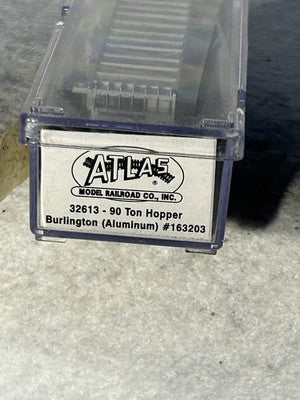 Nice ATLAS Burlington RR 3-Bay 90 Ton Hopper Car With Load N Gauge