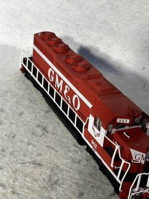Handsome KATO Gulf Mobile & Ohio SD-40 Diesel Engine With DCC HO