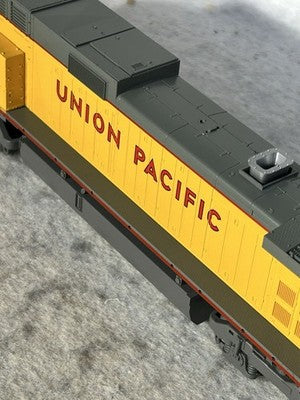 Beautiful KATO Union Pacific RR C-44-9W Diesel Engine HO