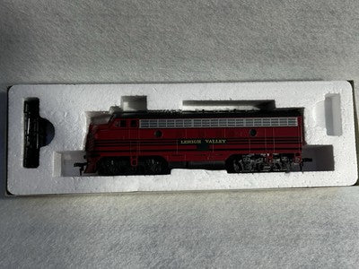 Nice Stewart F-3/A Phase IV Lehigh Valley RR Loco  HO