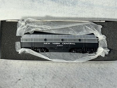 Nice  Bachman Plus Lightning Scheme NYC RR  F-7A /B Both Powered DCC Ready HO