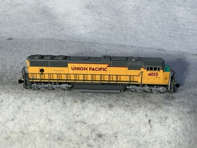 Beautiful KATO Union Pacific RR SD-70M Excursion Diesel Engine N GAUGE