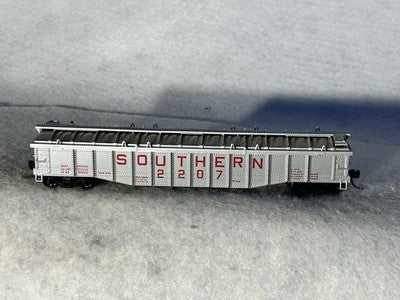 Nice Athearn Blue Box Southern RR 50’ Covered Gondola Car HO