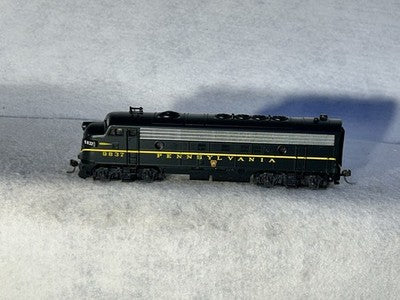 Beautiful Atlas/KATO Pennsylvania RR F- 7A Engine HO