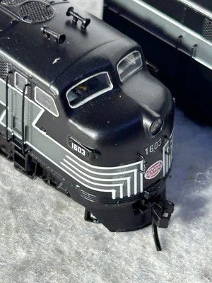 Nice Intermountain New York Central RR  Lightning FT-A/B Both Powered Loco Set N
