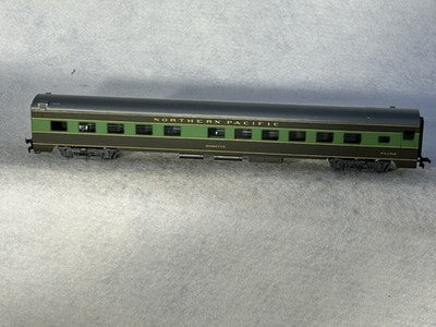 Nice Stewart /KATO/Rivarossi Northern Pacific RR  F-9A/B +5 Car Passenger Set HO
