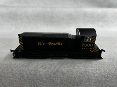 Nice KATO Rio Grande Railroad NW-2 Switcher Loco HO
