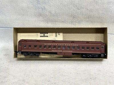 Beautiful Athearn Norfolk &Western RR University Series 8 Car Passenger Set HO