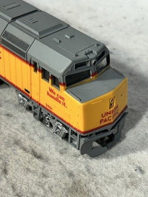 Clean Life Like Union Pacific RR F-40 PH HO (Ex Box)