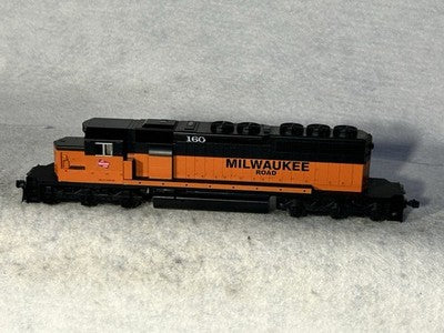 Beautiful KATO Milwaukee Road SD-40-2 Diesel Locomotive HO (Ex Box, Railings)