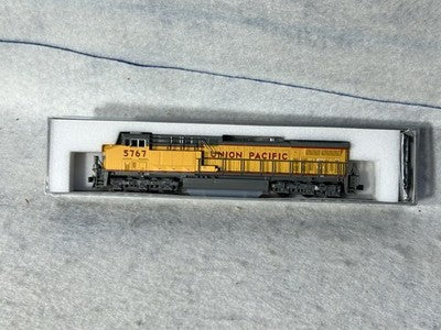 Powerful KATO Union Pacific RR AC4400CW Diesel Engine N GAUGE