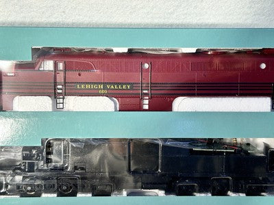 Nice Proto/Rivarossi  Lehigh Valley PA engine/ 7 Car Passenger Set, HO