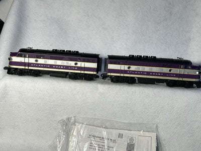 Beautiful MTH Atlantic Coast Line RR 3 Engine/2 Passenger Car Set O Gauge Car