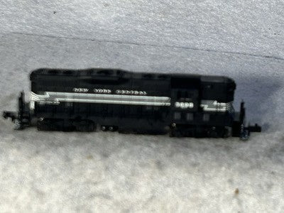 Handsome Atlas New York Central RR Lightning Scheme GP-7 # 5698 Loco N Gauge