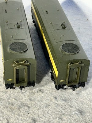 Nice Proto 2000 FA -2 A/B Seaboard Air Line  RR HO Locomotives  (Incorrect Box)