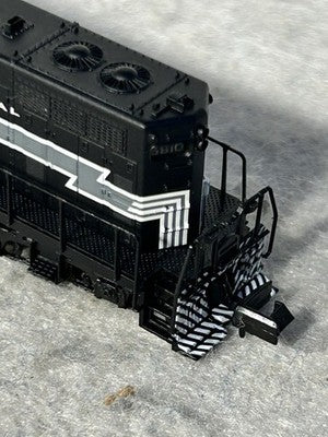 Handsome Atlas New York Central RR Lightning Scheme GP-7 # 5810 Loco N Gauge
