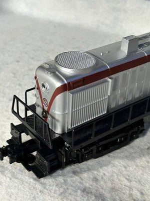 Nice Lionel NYS & W RR ALCO RS-3 Loco With Display Case O Gauge