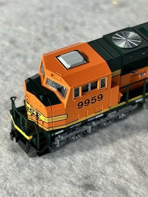 Beautiful KATO BNSF RR SD-70MAC Diesel Engine N GAUGE
