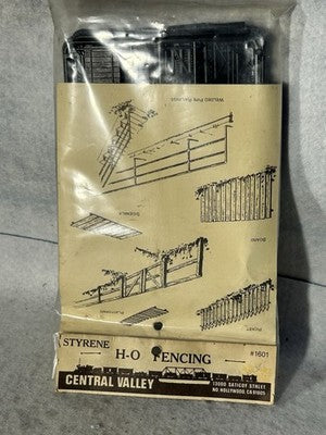 Nice Central Valley HO Fencing Kit