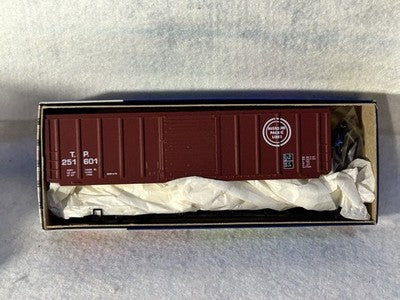 Handsome Roundhouse Mo Pac RR 50’ Box Cars HO