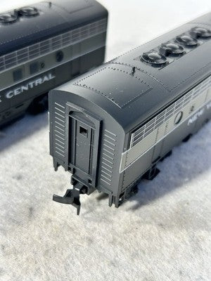 Nice Stewart/KATO F-7 A  & B NYC  RR Lightning Paint Schm. HO Loco, Both Powered
