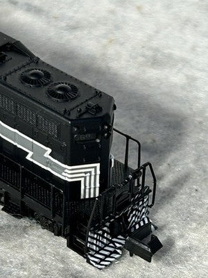 Handsome Atlas New York Central RR Lightning Scheme GP-7 # 5698 Loco N Gauge