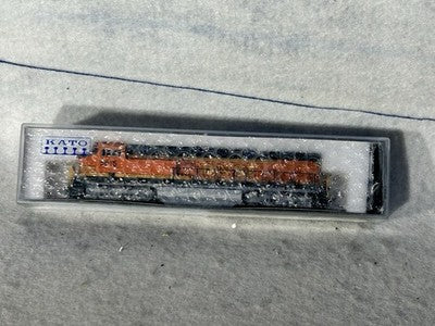 Powerful KATO Burlington Northern Santa Fe RR AC4400CW Diesel Engine N GAUGE