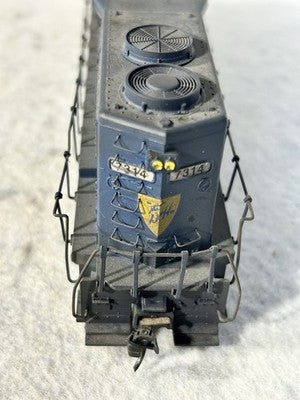 Athearn Custom Painted/Detailed Weathered D & H RR GP-38-2 Loco HO(Ex 1 Awning)