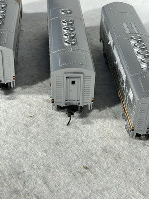 Classic  Stewart/KATO Santa Fe RR F-7 A/B/B Engines 2  Powered/1 Dummy HO