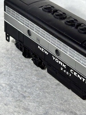 Nice  Bachman Plus Lightning Scheme NYC RR  F-7A /B Both Powered DCC Ready HO
