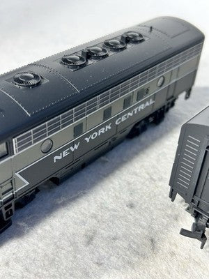 Nice Stewart/KATO F-7 A  & B NYC  RR Lightning Paint Schm. HO Loco, Both Powered