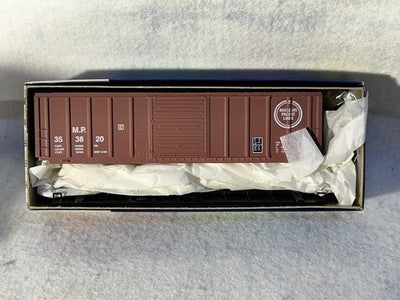 Handsome Roundhouse Mo Pac RR 50’ Box Cars HO