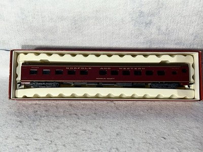 Classic Rivarossi Norfolk &Western RR 8 Car Passenger Heavyweight Set HO